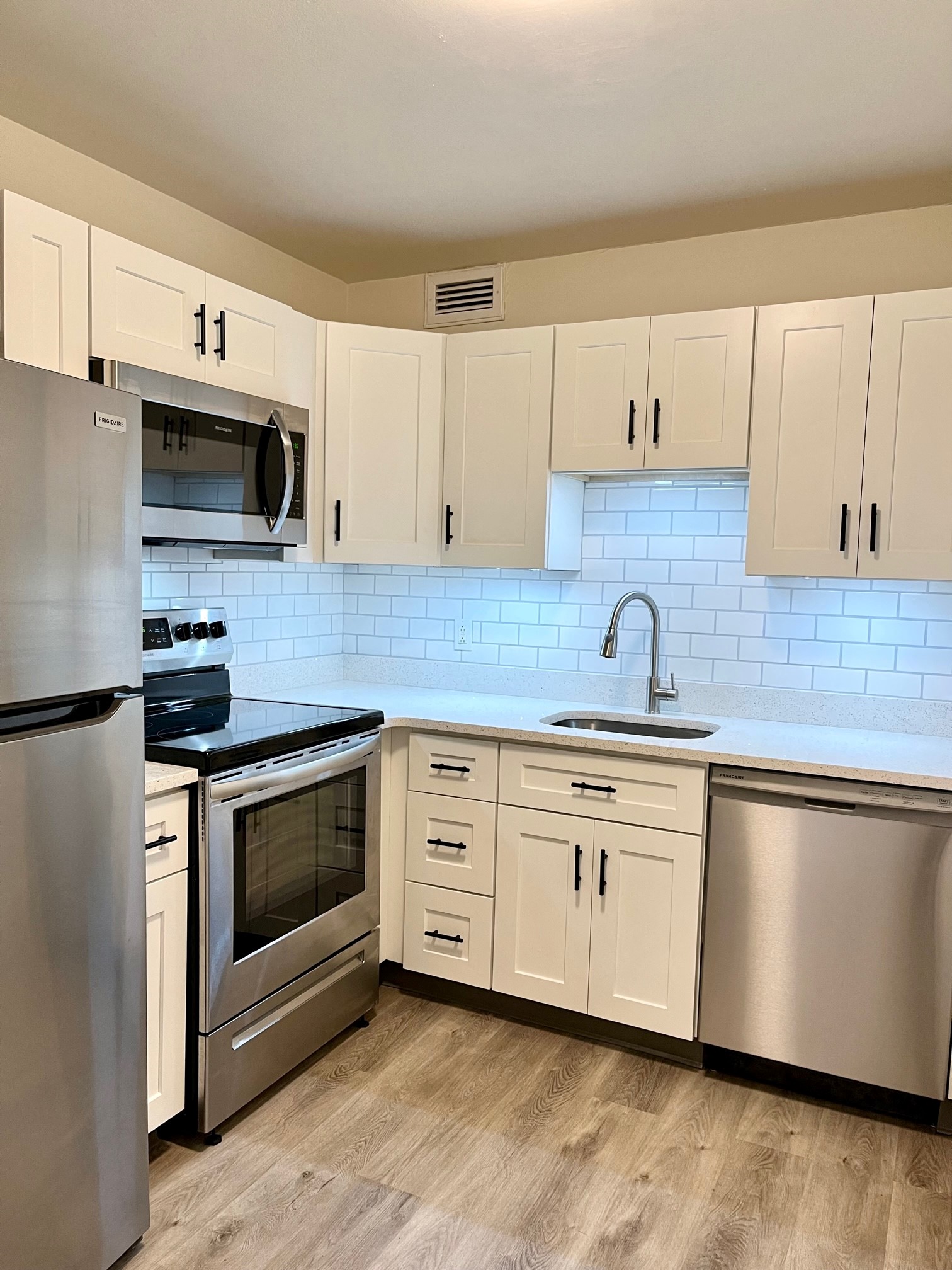 City View kitchen 3